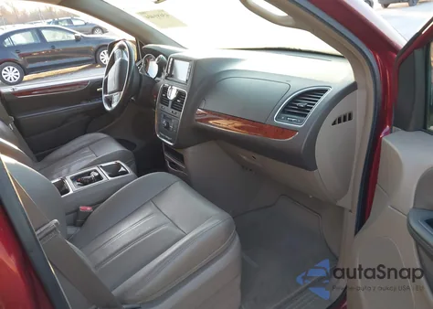 2014 Chrysler Town & Country Touring z USA, uszkodzony, nr VIN 2C4RC1BG5ER277934